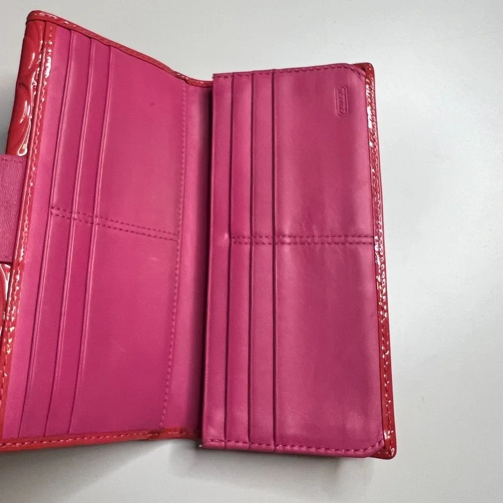 Coach Gallery Tote & Wallet Set – Red Patent Leather Embossed Signature, Style